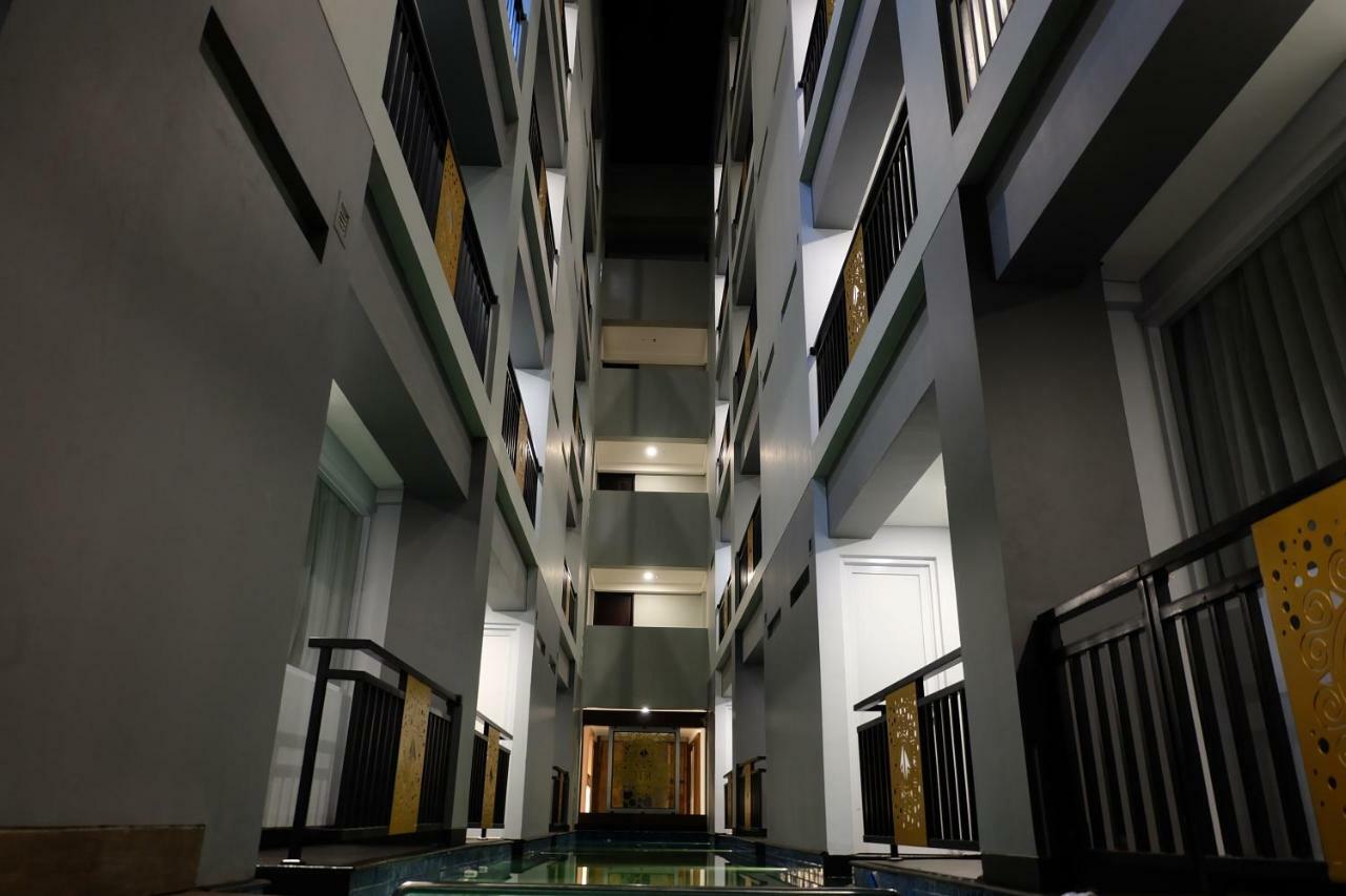 Отель Wirton Seminyak Денпасар Экстерьер фото